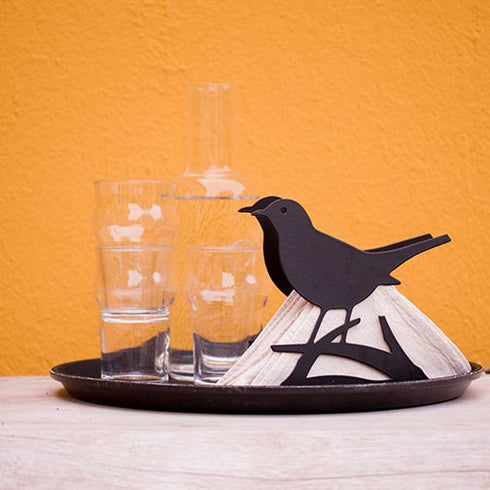 Kirjelokero, lautasliinanpidin, mustarastas