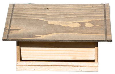 Ruokinta puinen, 6,2 L, navetan mallinen, tolppakiinnitys